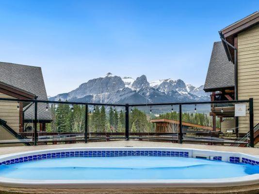 Apartment 3 Bedroom By Canadian Rockies Vacation
