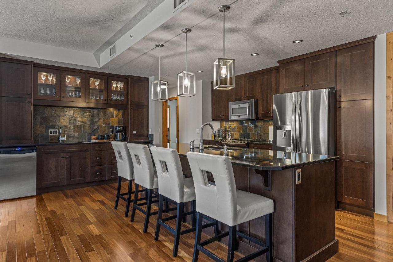 Apartment 3 Bedroom By Canadian Rockies Vacation