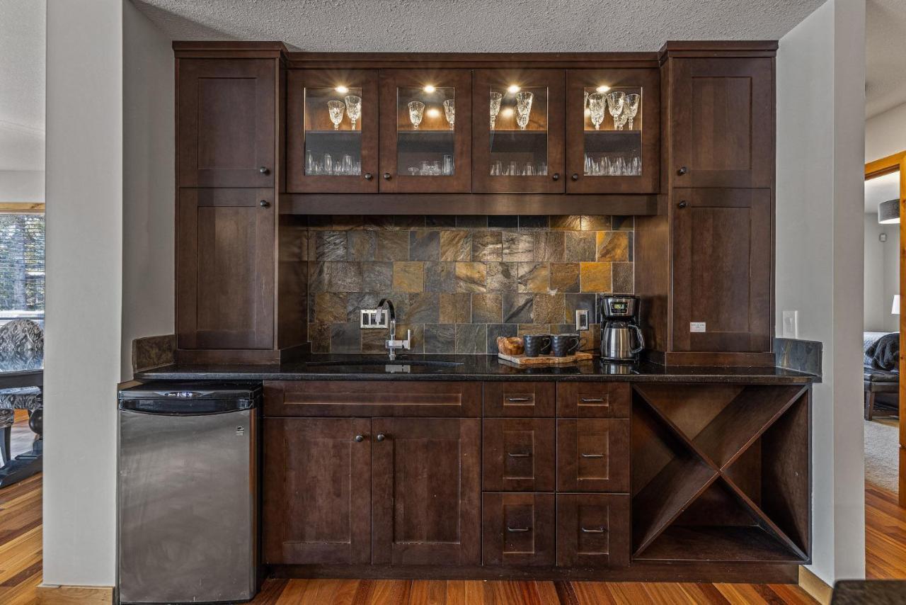 Apartment 3 Bedroom By Canadian Rockies Vacation Canmore